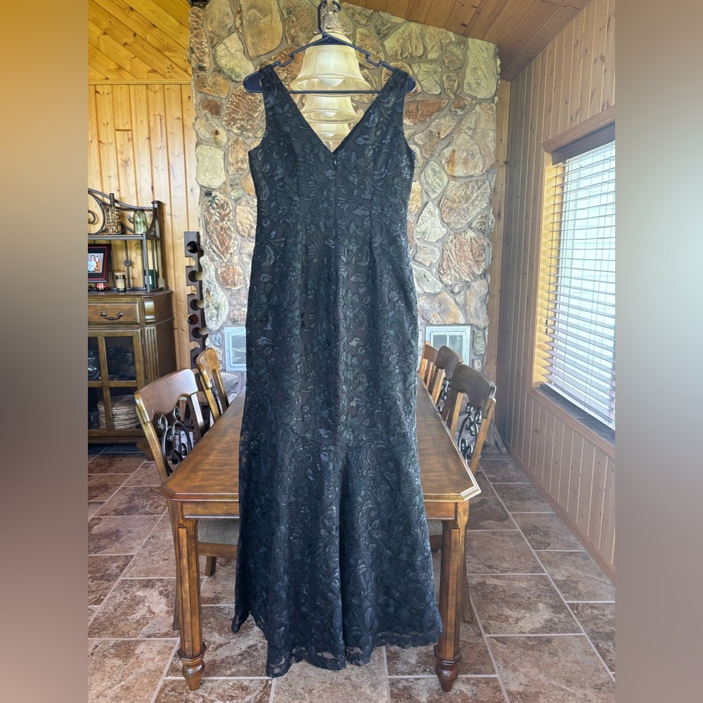 Vince camuto Black Sequin Lace Sleeveless Long Evening Gown - Picture 5 of 13